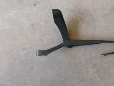 1998 Ford Expedition XLT - Rear Lift Gate Wiper Arm4